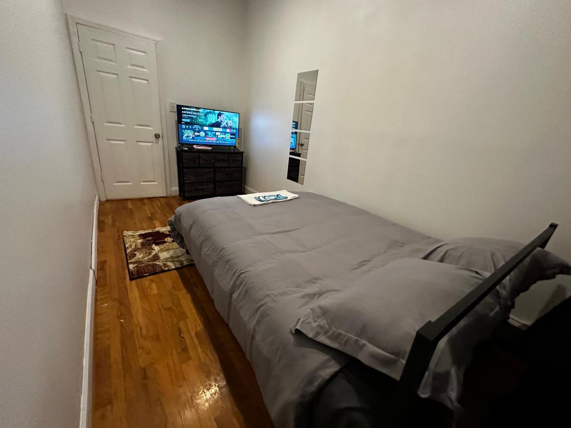 Cozy Townhouse In Harlem Apartment นิวยอร์ก ภายนอก รูปภาพ